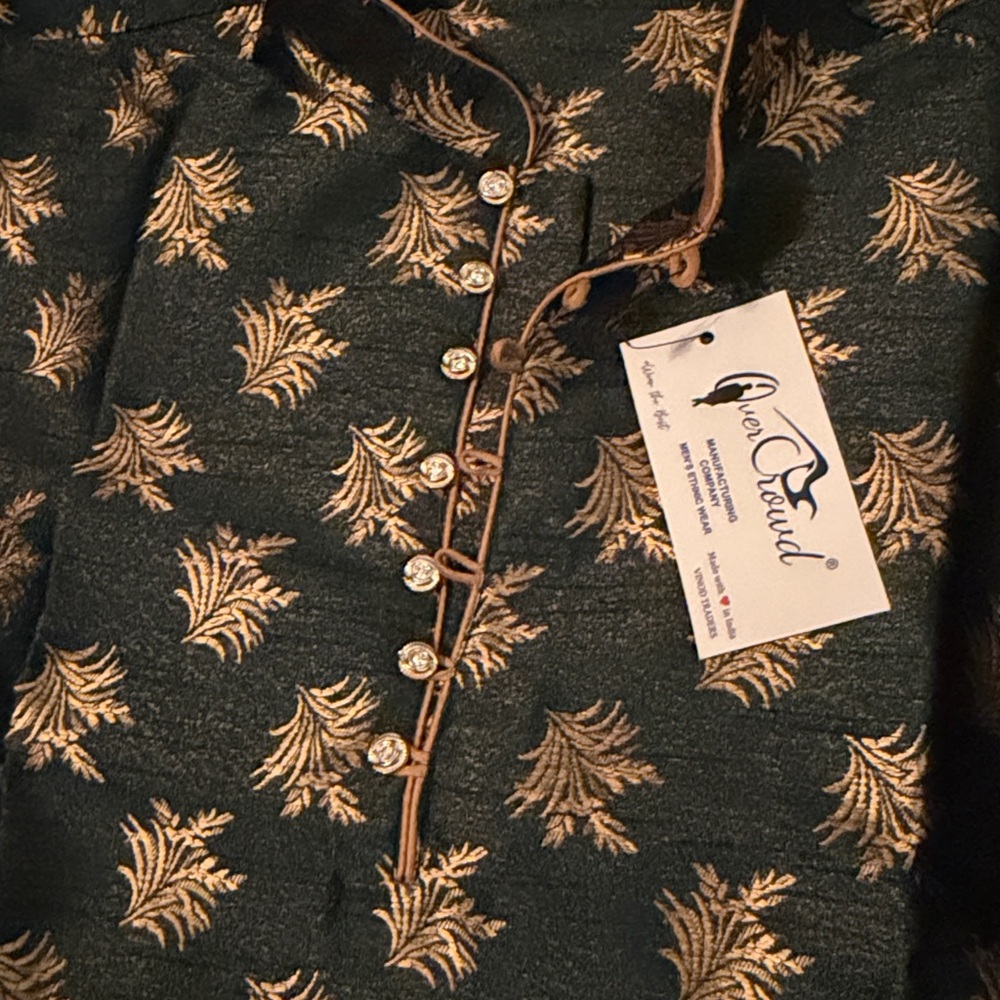 Elegant green and Gold Kurta, Size 36 - Picture 12 of 16